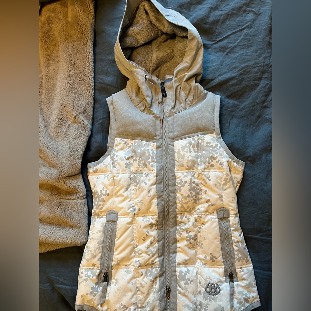 686 Insulated hooded Vest